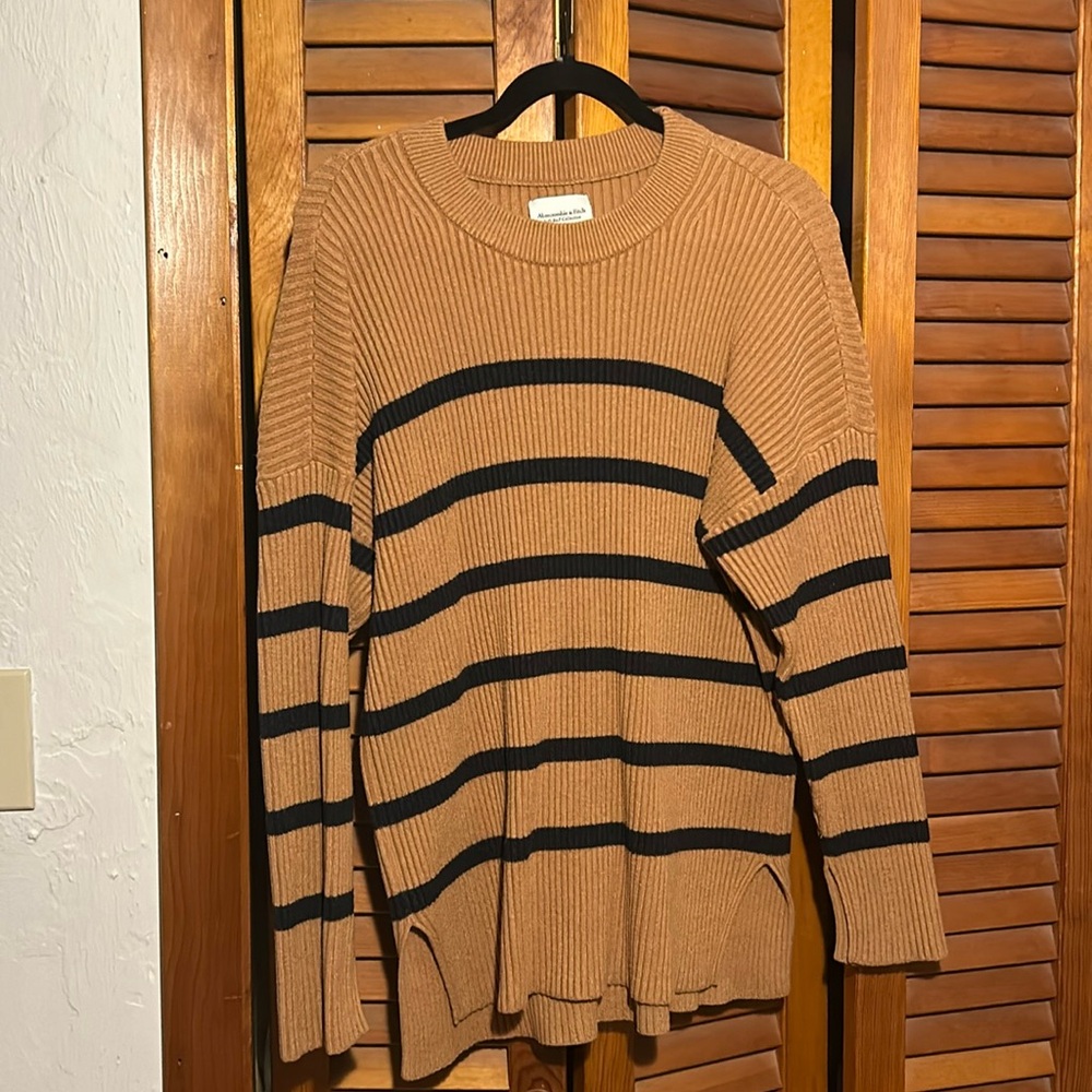 Medium Tan & Black Striped Sweater - Abercrombie